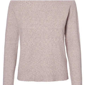 Stickad tröja vero moda - Hej, säljer den jätte fina stickade tröja från vero moda då den inte kommer till användning längre💕💕tröjan är ganska nopprig💕💕pris kan diskuteras💕