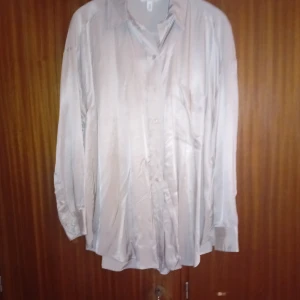 Skjorta ljusbeige  - Oanvänd