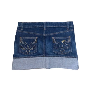 Mini skirt  - Midjemått rakt över 41cm. Längd 34cm. Kontakta vid intresse <3