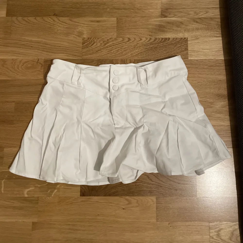 Så fin tenniskjol från h&m❤️. Kjolar.