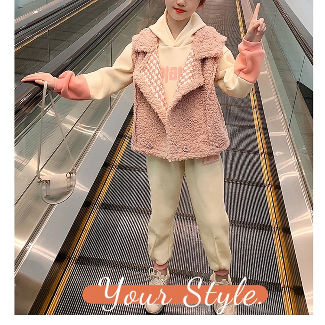 Girl's three-piece autumn and winter suit