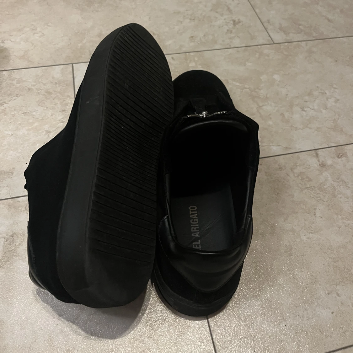 Axel Arigato skor säljes - 90