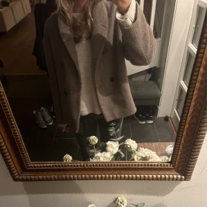 Arket kappa - Säljer denna super snygga arket kappan då den inte längre kommer till användning. Den är i bra skick!🤩