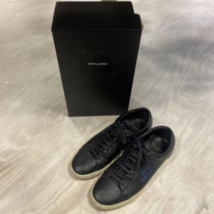 Saint Laurent skor - Saint Laurent | Storlek 44 | Skick 10/10 | Allt og tillkommer 