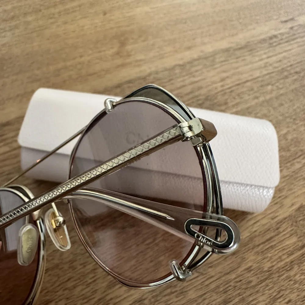 Solglasögon från Chloé. Köpta 2021.. Accessoarer.