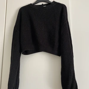 Svart stickad tröja  - Bra skick 