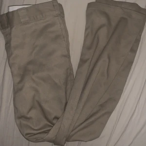Dickies byxor - Riktigt snygga dickies byxor som passar med allt, konditionen är precis som ny