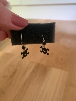 Örhängen - Dödskalle örhängen