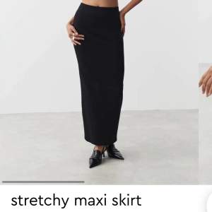 Säljer en svart kjol från Gina Tricot i stl XXS. Aldrig använd. Den är slutsåld på hemsidan. 