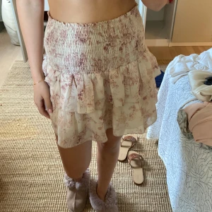 Volangkjol - Så fin volangkjol från Neo Noir🤍