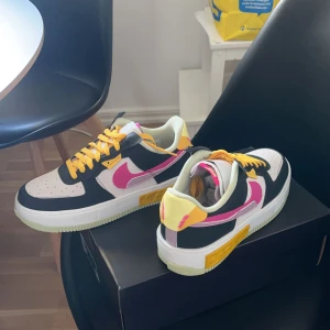 nike air force 1 fontanka - inköpta på nike för några månader sedan men sparsamt använda, (pris går att diskutera)