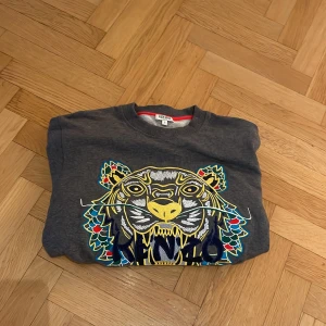 Kenzo tröja - Schysst Kenzo tröj i ett ännu schysstare skick. 