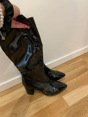 Klackskor - Storlek 38 använda ett fåtal gånger då dom inte passade riktigt 