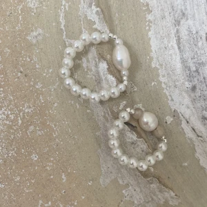 2st handgjorda ringar  - Pärlringar med sötvattenspärla 