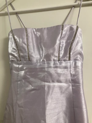 Klänning - fin klänning köpt second hand men passade tyvärr inte mig storlek S/M