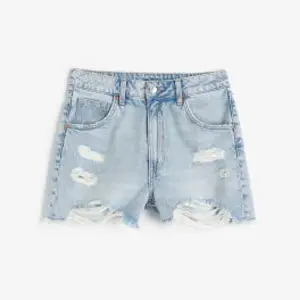 Blåa jeansshorts med hög midja från H&M, bra skick!💙