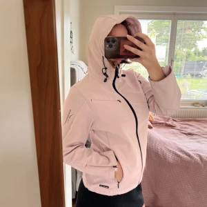 Rosa jacka - Rosa jacka från Swedemount 