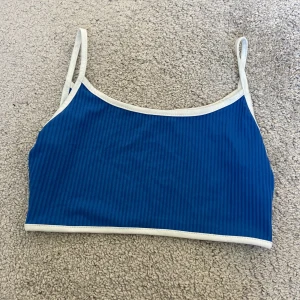 Linne  - Jätte gulligt blått linne som passar perfekt till sommaren.