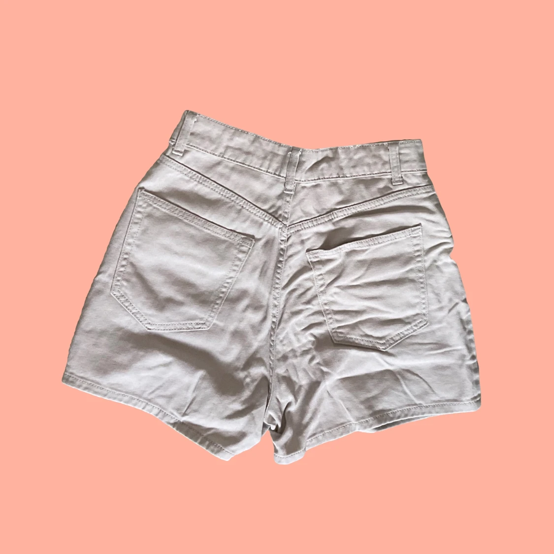 Beige shorts - 91