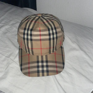 Burbery keps  - Säljer en burberry keps