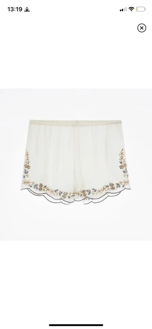 Shorts zara - Finaste shortsen från zara som inte kommit till användning  Orginalpris 500kr Aldrig använda