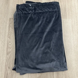 Sammetsgardiner mörkläggning  - Fint skick