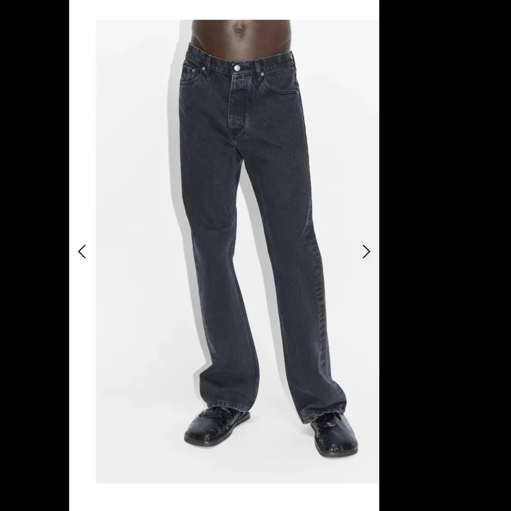 Hope rush jeans, storlek:32, nypris:1800kr, fit är lite relaxed/bootcut . Jeans & Byxor.