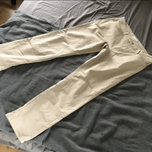 Jeans  - Helt nytt skick  Passar bra till 14 åringar 