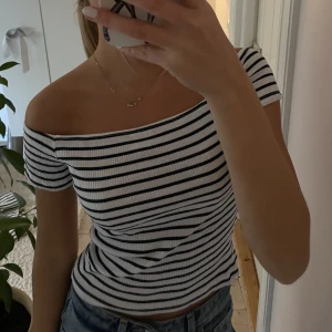 Randig tröja - Randig tröja från hm, knappt använd!