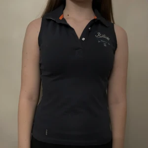 Rid t shirt - Super fin rid t shirt som säljs då den inte kommer till användning 🫶🏻