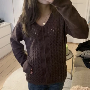 Brun Tröja - Så fin och höstig tröja 🤎🖤Strl M men passar mer XS - S