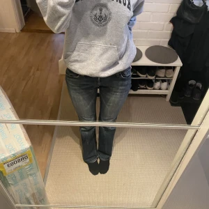 Lågmidjade jeans! - 7 for all mankind mörkblå jeans! 