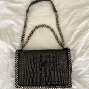 zara väska - väska från zara köpt här på plick!