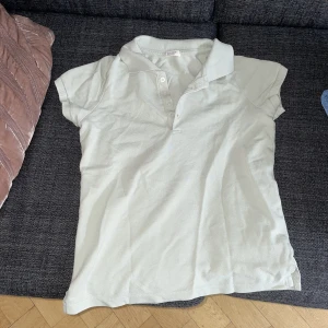 blus från brandy melville - Oanvänd, one size/storlek s