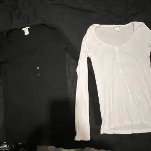 Två basic tröjor från H&M! Jättesköna och bra att ha! 2 pack. ❤️Båda för 100kr.