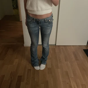 Jeans - Säljer vidare då jag inte fått någon användning av de