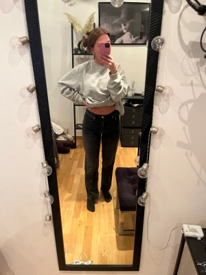 jeans från na-kd med slits - jätte fina jeans som tyvärr inte kommer till användning💕