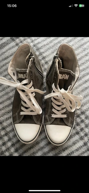 Gröna Sneakers  - Gröna fräscha sneakers storlek 39