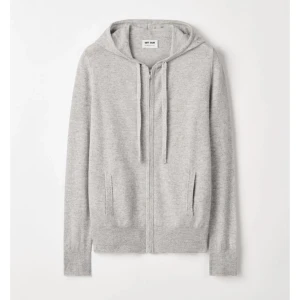 Soft goat zip up - Så skön och snygg äkta soft goat zip up i fint skick🥰kom priv för fler bilder💕(säljer även en likadan i L på min profil om man är intresserad🫶)