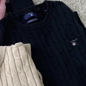 mörk blå gant tröja  - säljer den här mörk blå gant tröjan som jag köpte förra året men inte kommer till användning jätte fin 