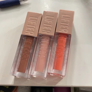 Läppglans  - Tre oanvända läppglans! Jättefina!!