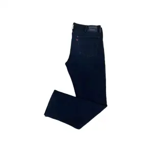 Levi’s Vintage Jeans 👖🖤  Pris: •299kr  Waist: 38 Length: 32  Kontakta mig för mer info 😵‍💫  
