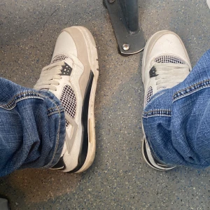 Jordan 4 military black  - Dm för fler bilder samt intresserad hyfsat bra skick 