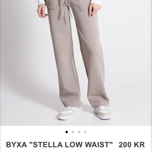 Lågmidjade  - Ser så gott som nya ut och har använt dom ett fåtal gånger 