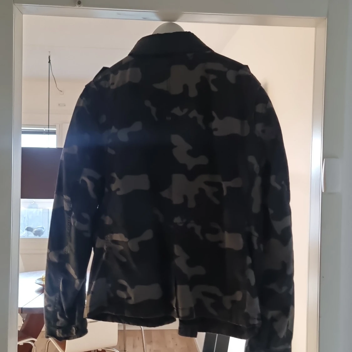 Svart militär mönstrad tyg jacka - 90