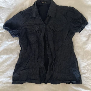 Skjorta - Kortärmad skjorta:)💗💗