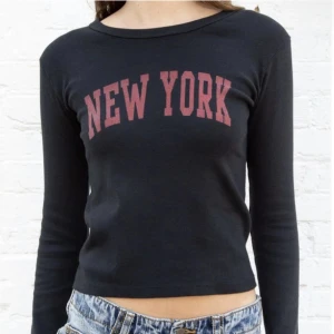 Långärmad tröja Brandy Melville - Jättefin långärmad tröja från Brandy Melville, i nyskick!💘