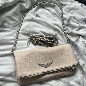 Zadig väska - Zadig väska rosa😽 dm eller snap för fler bilder 💘 