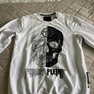 PHILIPP PLEIN - Enkel och skön tröja, köparen står för frakt