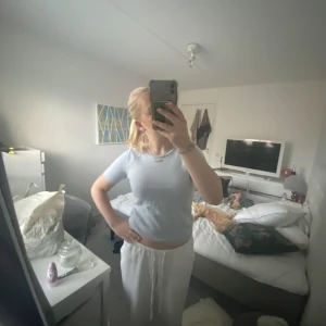 Kashmir t-shirt  - En snygg ljusblå Kashmir tröja i väldigt fint skick. Strl S💓